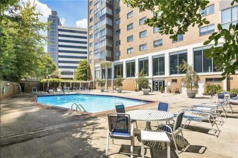 Downtown Atl Condo Onsite Parking King Bed & Bonus Room Lm1901 Атланта Экстерьер фото